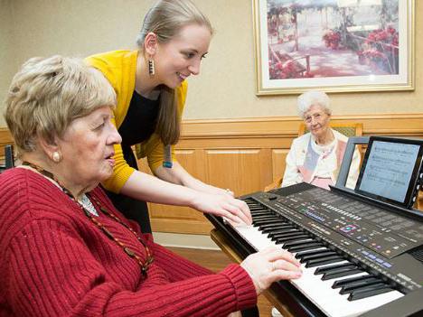 How Music heals Alzheimer, Music heals, Music, Ols Lady playing piano, benefits of Yoga, Yoga, Mind and Body, Spirutuality, Alzheimer, Wellness,mindfulness, wellnessworks