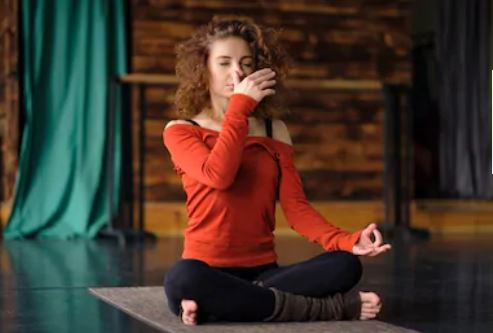parnayama-anuloma-vilom-nadi-shodhan-yoga-alternate-nostril-breathing-wellnessworks-yoga-poses