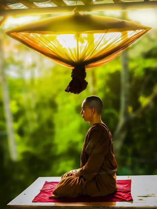 Meditation-guide-for-beginners-buddhist-monk